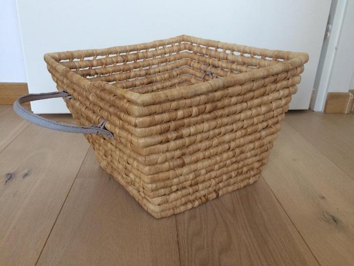 Grote sterke mand (ook voor de hout) met leren handvatten, Huis en Inrichting, Woonaccessoires | Schalen en Manden, Nieuw, Mand