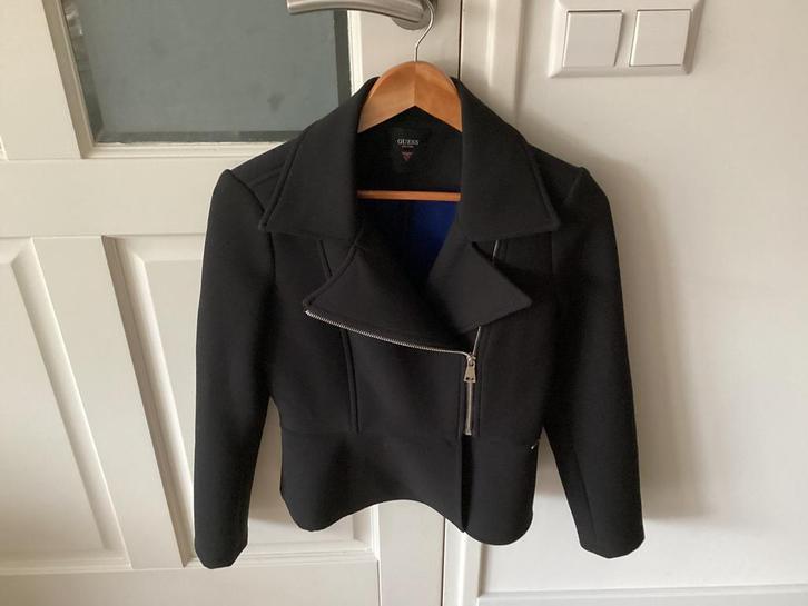Guess blazer, Kleding | Dames, Jasjes, Kostuums en Pakken, Zo goed als nieuw, Zwart, Ophalen of Verzenden