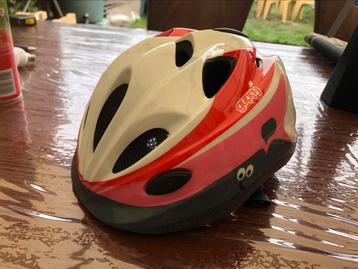 Bijna nieuwe kinder fietshelm beschikbaar voor biedingen