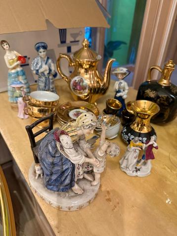 Diverse Collectie Porseleinen Figuren en Servies beschikbaar voor biedingen