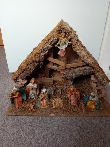 Kerststal met figuren beschikbaar voor biedingen