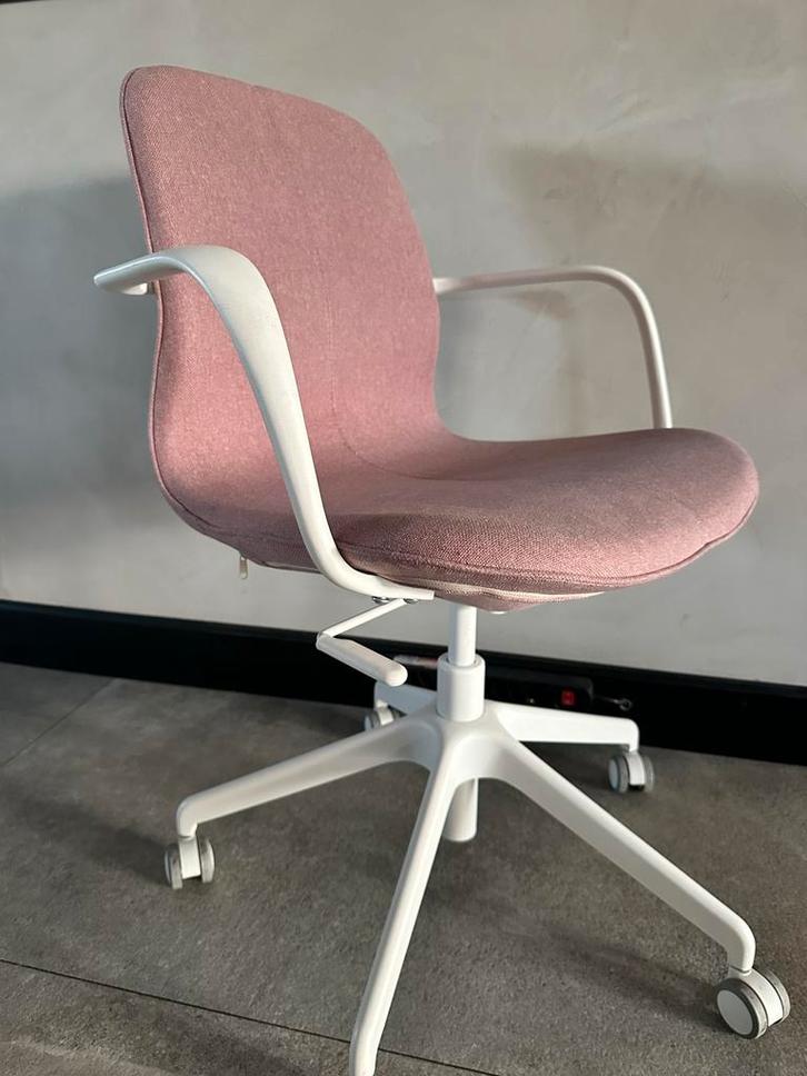 Roze bureaustoel met witte armleuningen, Huis en Inrichting, Bureaustoelen, Zo goed als nieuw, Bureaustoel, Roze, Ergonomisch