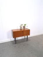 Mid-Century teak kastje op hoge zwarte poten met lades, Ophalen of Verzenden, Gebruikt