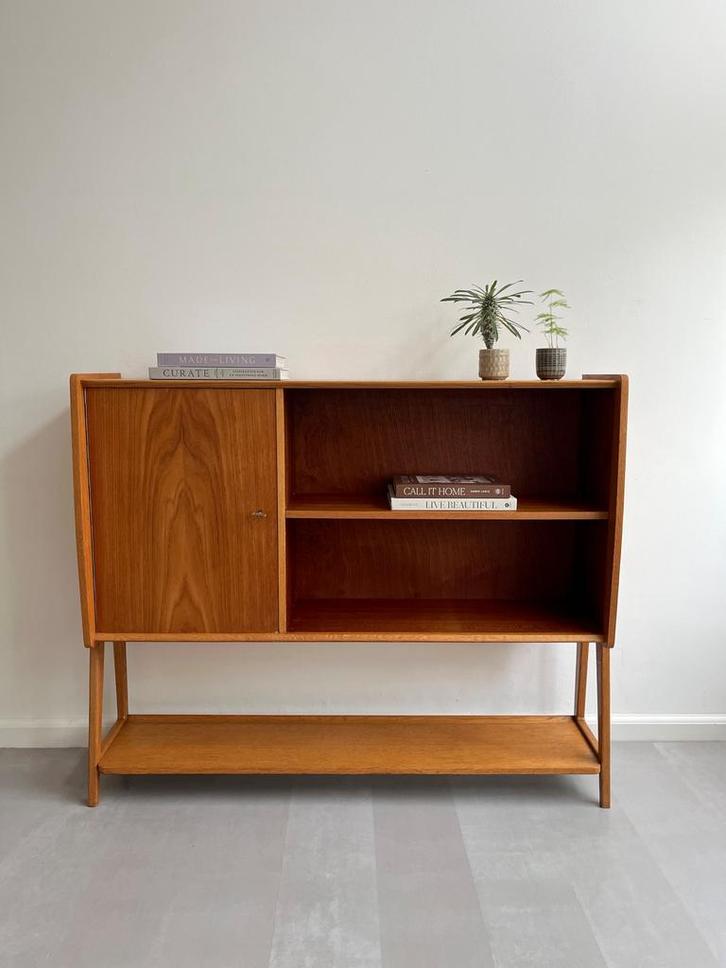 Vintage eikenhouten kast/lowboard, jaren 60, Huis en Inrichting, Kasten | Dressoirs, Gebruikt, 100 tot 150 cm, 25 tot 50 cm, Met deur(en)