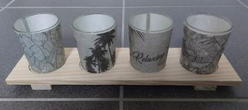 Theelichthouder set op houten plankje. Nieuw. Afm. 7,5x30 cm beschikbaar voor biedingen