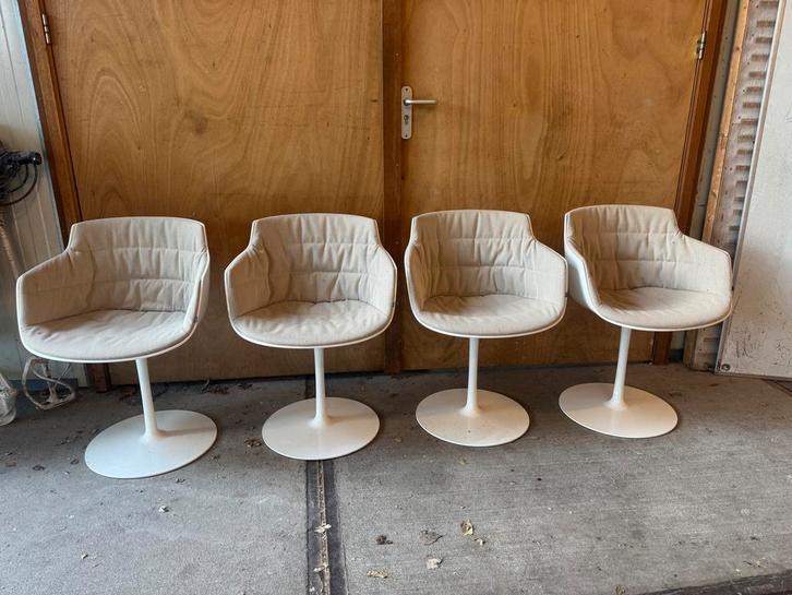 MDF Italia Flow Armchairs, Huis en Inrichting, Fauteuils, Zo goed als nieuw, Kunststof, Stof, Minder dan 50 cm, Minder dan 75 cm