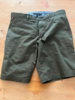 Tommy Hilfiger shorts (army green) Nieuwprijs 70€, Kleding | Heren, Broeken en Pantalons, Ophalen, Zo goed als nieuw, Groen