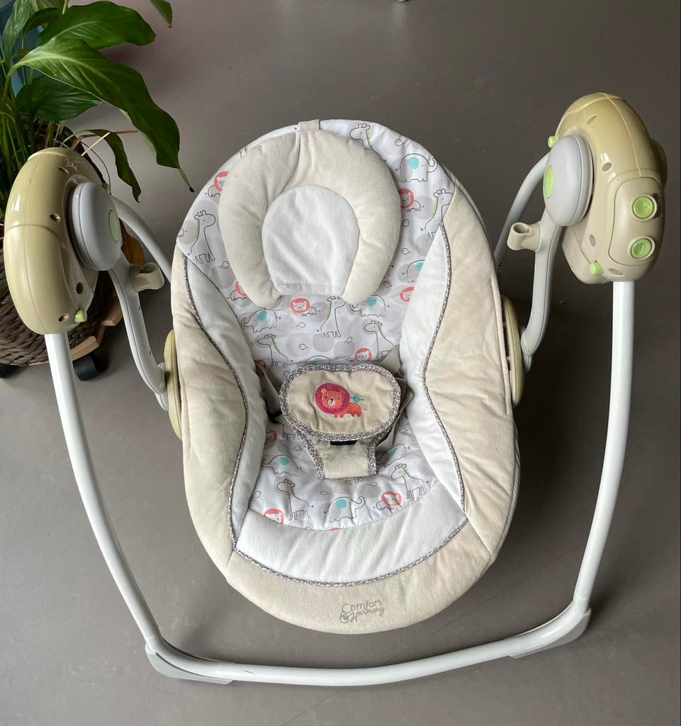 Ingenuity Cozy Kingdom Babyschommel met muziek, Ophalen of Verzenden, Zo goed als nieuw, Minder dan 140 cm, Minder dan 70 cm