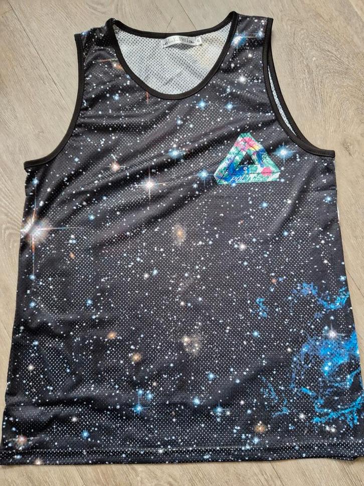 Te koop shirt met galaxy print, Sport en Fitness, Loopsport en Atletiek, Zo goed als nieuw, Kleding, Hardlopen, Overige merken