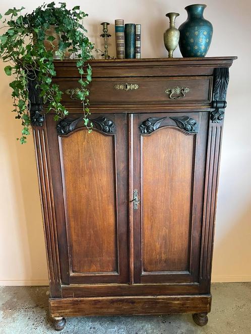 Vintage houten meidenkast bronzen grepen, Huis en Inrichting, Kasten | Overige, Gebruikt, Ophalen