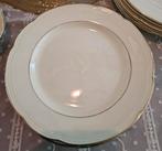 Licht creme servies met gouden rand - 6 personen, Antiek en Kunst, Antiek | Servies compleet, Ophalen