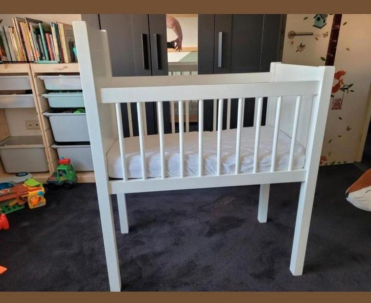 Wit wiegje met matras, Kinderen en Baby's, Babywiegjes en Ledikanten, Zo goed als nieuw, Wieg, Ophalen