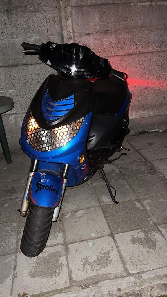 Scooter           (moet weg!), Fietsen en Brommers, Scooters | Peugeot, Gebruikt, Overige modellen, Benzine, Ophalen