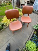 2 houten vintage stoelen met skai leer, Mid Century design, Twee, Gebruikt, Hout