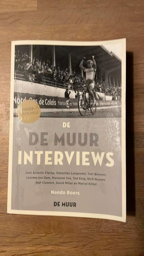 Nando Boers - De De Muur interviews, Boeken, Sportboeken, Zo goed als nieuw, Ophalen of Verzenden