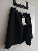 Prachtig nieuw zwart rokje mét kaartjes van COS. Maat 40., Kleding | Dames, Rokken, Maat 38/40 (M), Verzenden, Zwart, Nieuw