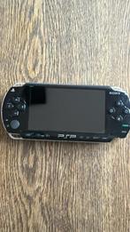 Sony PSP in Zeer Goede Staat + Oplader & Hoesje, Ophalen of Verzenden, Zo goed als nieuw