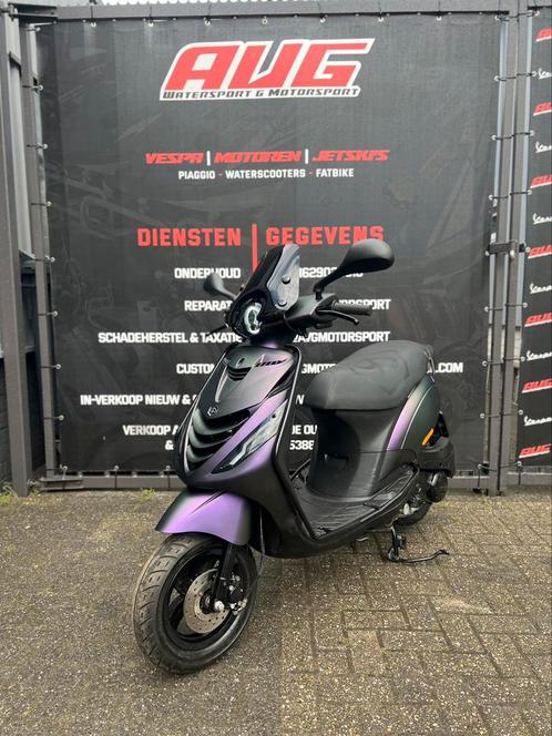 CUSTOM Piaggio Zip 2022 brom euro5 ZGAN GRATIS BEZORGD, Fietsen en Brommers, Scooters | Piaggio, Zip, Maximaal 45 km/u, Ophalen of Verzenden