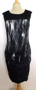 Stoere zwart/wit/grijze print jurk van Karen Millen! 40, Knielengte, Maat 38/40 (M), Zo goed als nieuw, Zwart