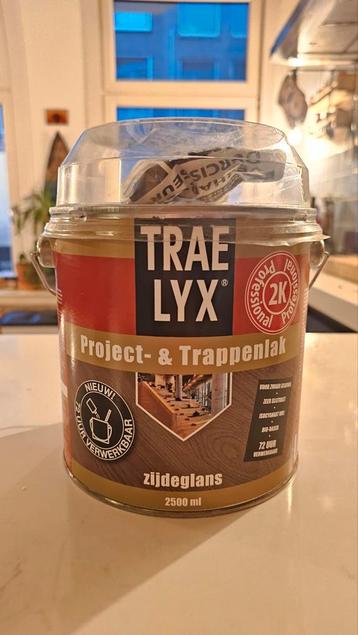Trap lak, nieuw! Grote pot 2500ml, zijdeglans, trappenlak beschikbaar voor biedingen