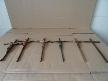 Antiek kruisbeeld collectie koperen kruizen 9 euro per stuk beschikbaar voor biedingen