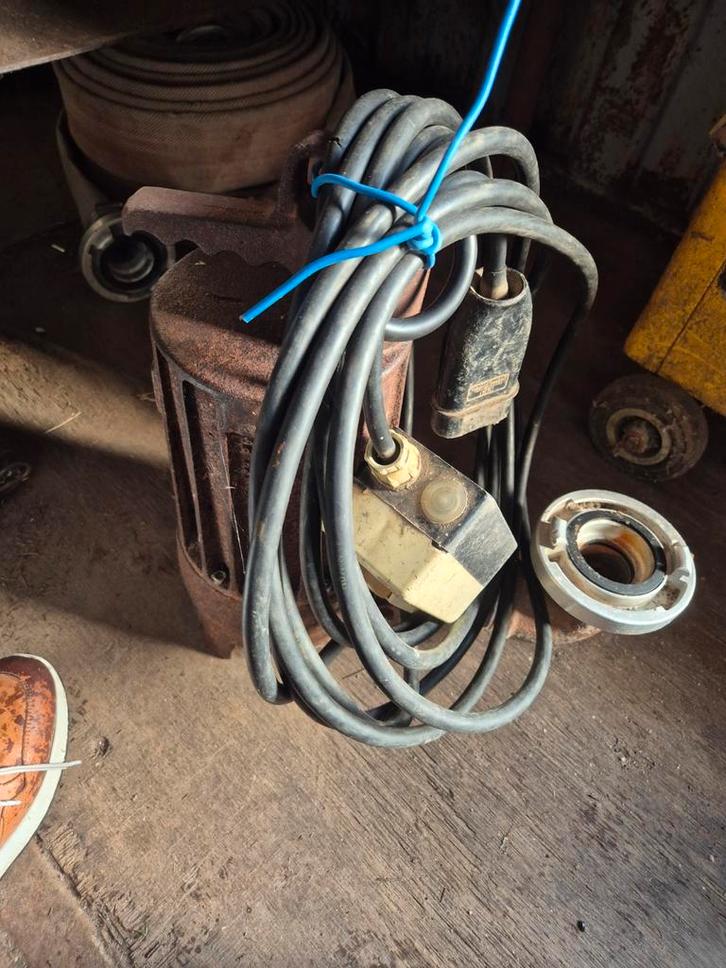 Vuilwater Dompelpomp krachtstroom met slang, Tuin en Terras, Waterpompen, Gebruikt, Dompelpomp, Ophalen