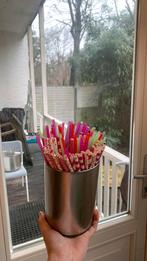 Plastic en normale rietjes, Ophalen