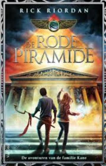 De rode piramide van Rick Riordan  beschikbaar voor biedingen