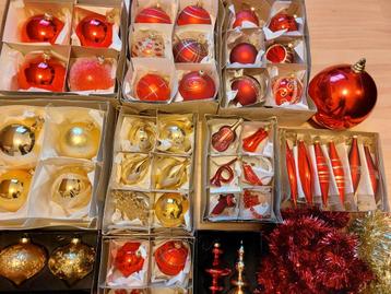 Prachtige set handgeblazen kerstballen beschikbaar voor biedingen