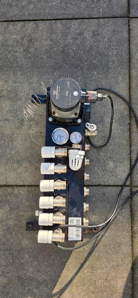 Vloerverwarming Verdeler 6 Groeps A-Label Pomp, Doe-het-zelf en Verbouw, Verwarming en Radiatoren, Gebruikt, Overige typen, Hoog rendement (Hr)