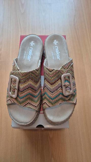 Mooie Rieker slippers extra wide maat 42. Met klittenband. beschikbaar voor biedingen