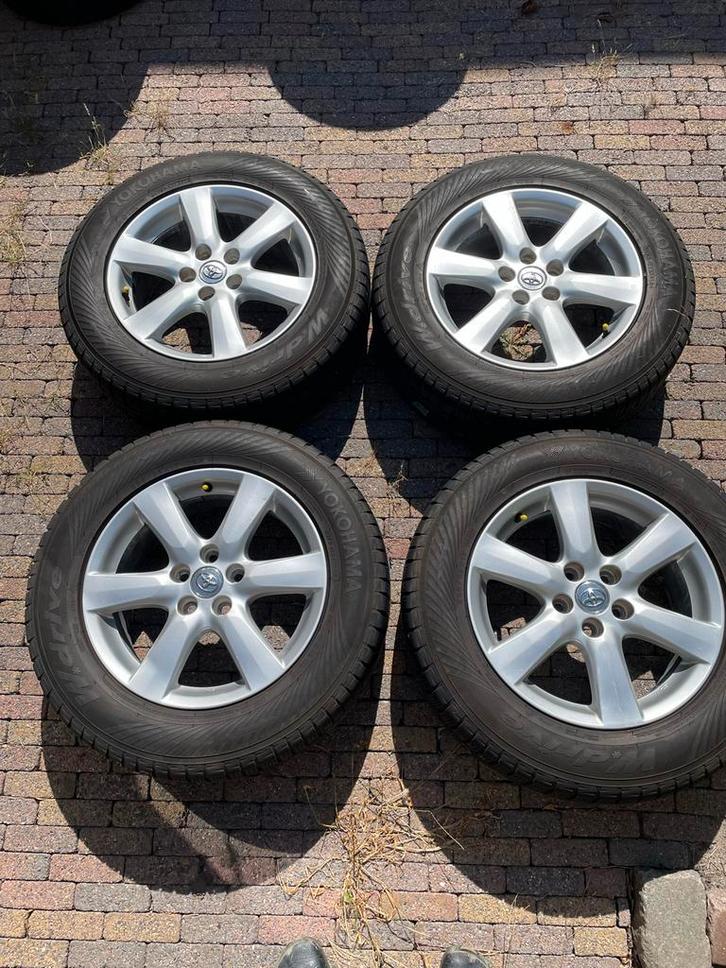 Toyota RAV4 Originele Velgen met Winterbanden, Auto-onderdelen, Banden en Velgen, Banden en Velgen, Winterbanden, 17 inch, 225 mm