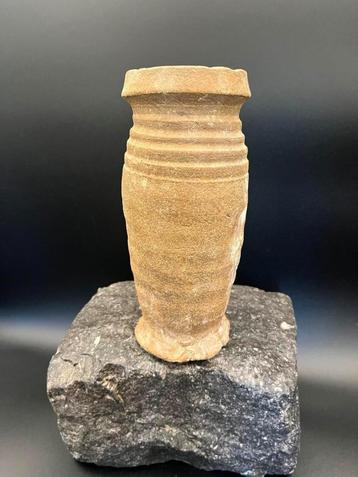 Bodemvondst steengoed kruik walzenkrug Siegburg 13e/14e eeuw beschikbaar voor biedingen