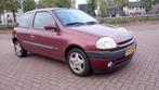 Renault Clio 1.2 2000 Rood, Auto's, Renault, Voorwielaandrijving, 4 cilinders, 58 pk, 855 kg