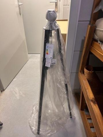 Voet vloerlamp Lino – Nieuw in verpakking beschikbaar voor biedingen