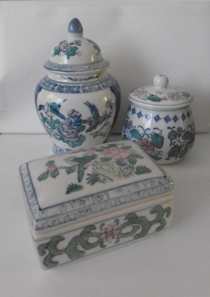 Chinees setje van gemberpot, wierookpot en snuisterij doos, Antiek en Kunst, Antiek | Porselein, Ophalen of Verzenden