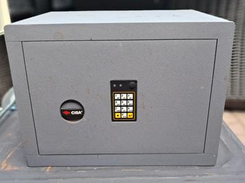 Degelijke Kluis / Brandkast - CISA beschikbaar voor biedingen