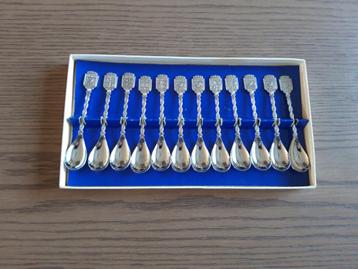 Set van 12 provincie lepeltjes beschikbaar voor biedingen