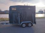 Nette polyester 2- paards trailer met zadelkamer, Dieren en Toebehoren, Paarden en Pony's | Trailers en Aanhangwagens, Ophalen