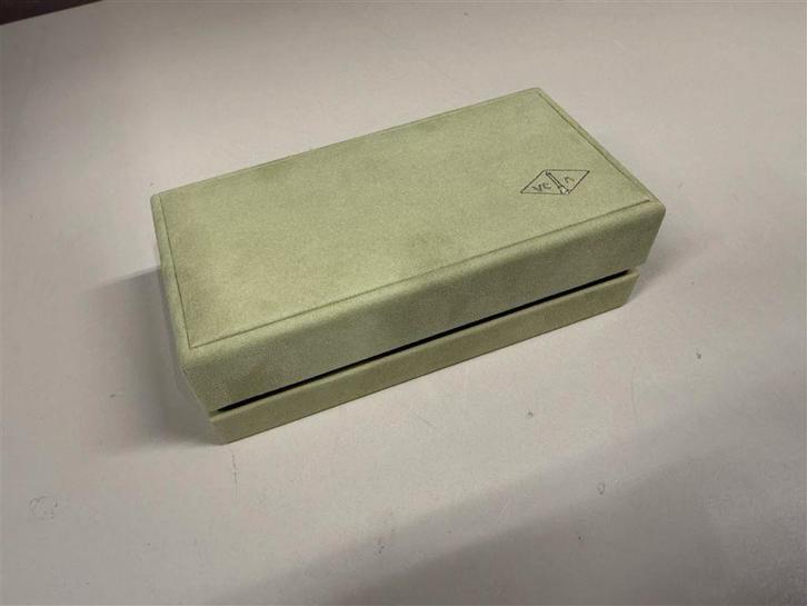 Lege doos voor - Van Cleef & Arpels - Armband box, Sieraden, Tassen en Uiterlijk, Armbanden, Zo goed als nieuw, Zilver, Ophalen of Verzenden