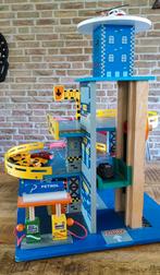 Houten parkeergarage met lift en auto's, Ophalen of Verzenden, Zo goed als nieuw