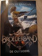 Broederband - De Outsiders (John Flanagan), Boeken, Ophalen of Verzenden, Gelezen, John Flanagan