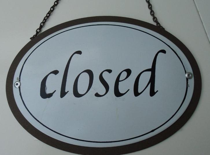 METAL SIGN CLOSED METALEN PLAAT MET KETTING, Huis en Inrichting, Woonaccessoires | Tekstborden en Spreuken, Nieuw, Ophalen of Verzenden