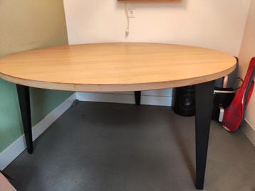 Prachtige ronde eettafel/ doorsnee 150cm/IN PRIJS VERLAAGD  beschikbaar voor biedingen