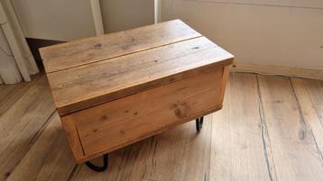 Kist en tafel (steigerhout) in één! beschikbaar voor biedingen