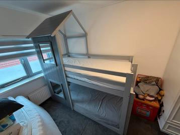 Stapelbed met ladder en daklijn grijs - 1 jaar oud beschikbaar voor biedingen