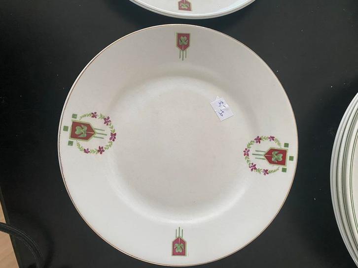 2 Art Deco Petrus Regout Ontbijtbordjes, Antiek en Kunst, Antiek | Servies compleet, Ophalen of Verzenden