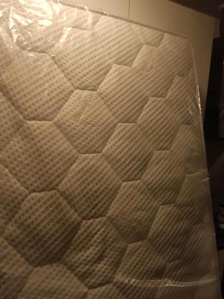 Nieuw matras met watertech tijk - anti-allergie dikte 25 cm, Huis en Inrichting, Slaapkamer | Matrassen en Bedbodems, Nieuw, Matras