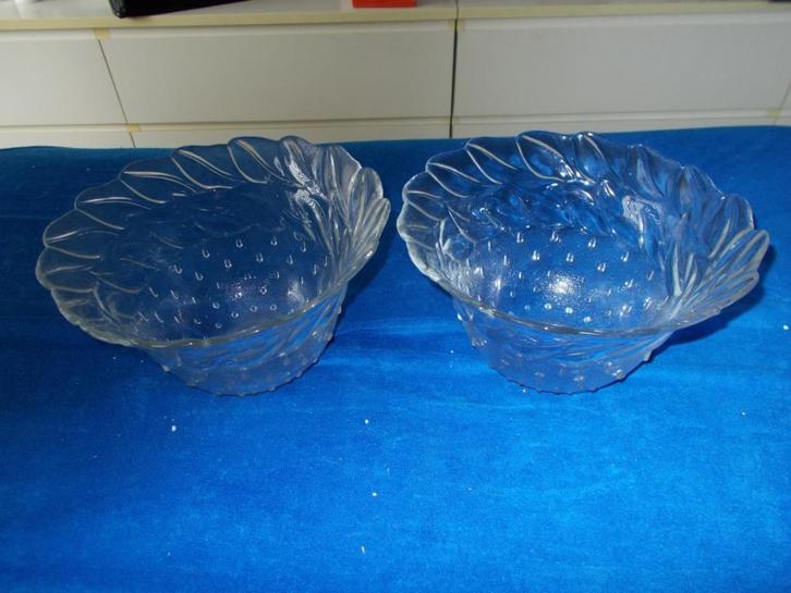 2 zeer mooie nieuwe glazen schalen, Antiek en Kunst, Antiek | Glas en Kristal, Ophalen of Verzenden