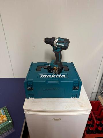 Makita DDF484 boormachine met 18v accu in m-box beschikbaar voor biedingen